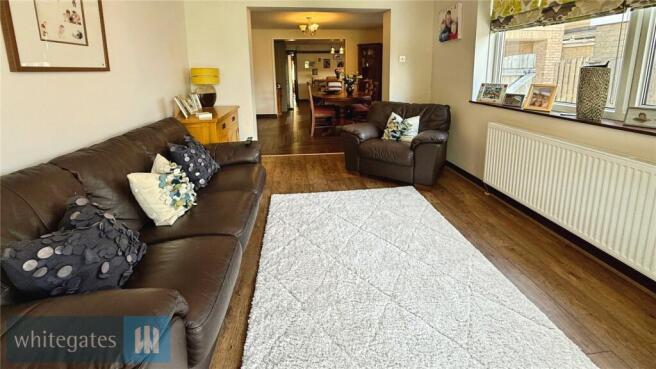 4 bed Detached for sale Image 12
