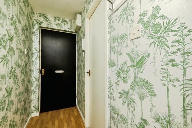 1 bed Flat for sale Image 5