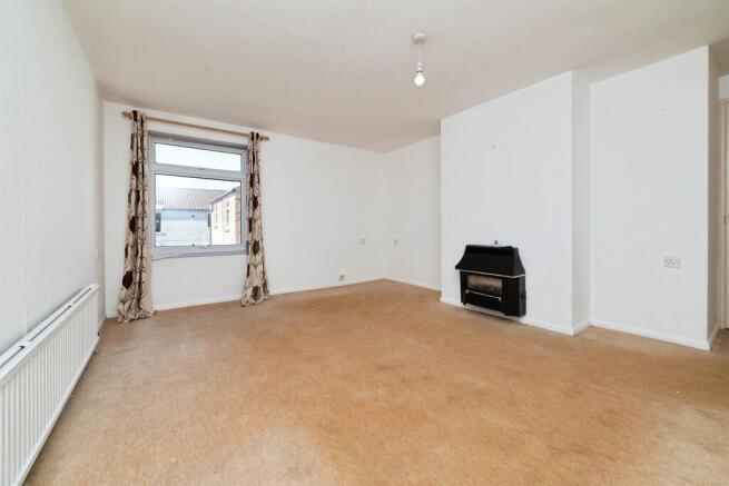 2 bed Flat for sale Image 5