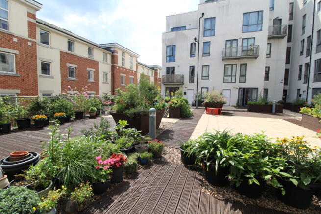 1 bed Apartment to rent Image 9