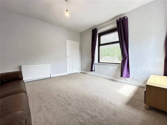 2 bed Semi-Detached to rent Image 10