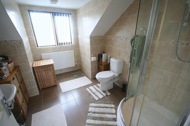 Ensuite Bedroom 1