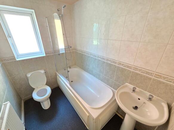 2 bed Ground Flat for sale Image 7