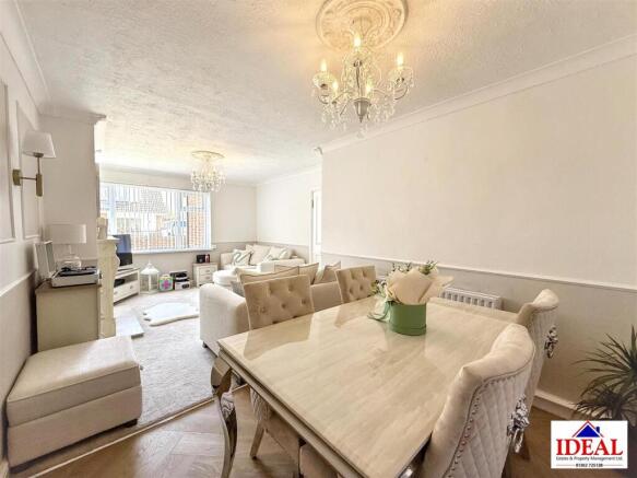 3 bed Semi-Detached for sale Image 9