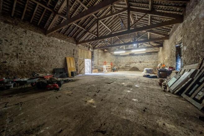 6 bed Barn for sale Image 5
