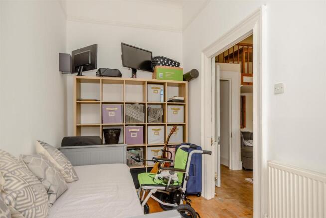 8435583-interior02.jpg
