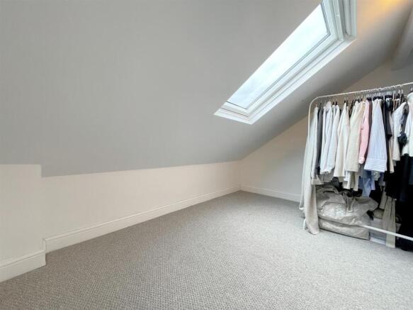 3 bed Terraced to rent Image 10