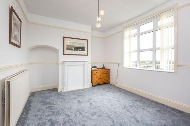 Sitting Room / Dining Room