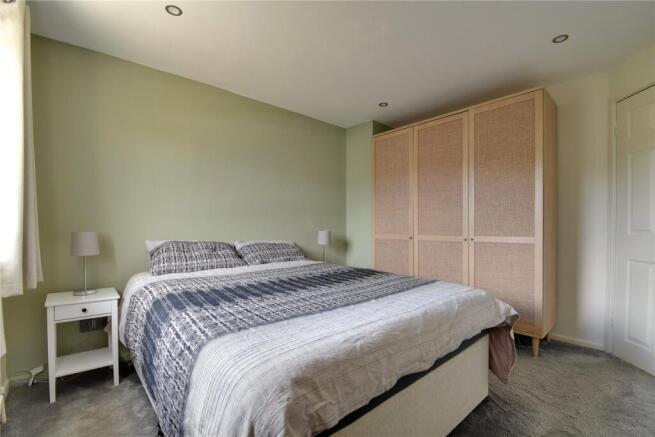 4 bed Link Detached House for sale Image 12