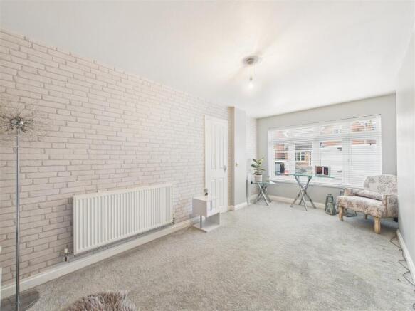 4 bed Detached for sale Image 6