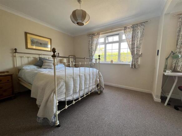 4 Ashley Way bed 1 b.JPG