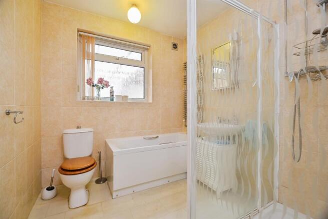 3 bed Semi-Detached Bungalow for sale Image 12