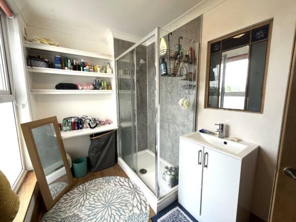 Shower Room.JPG