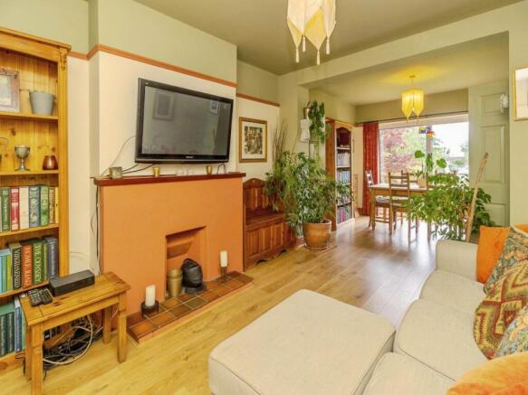 Lounge-Dining Room (