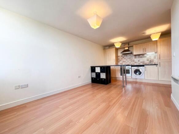 2 bed Apartment for sale Image 2