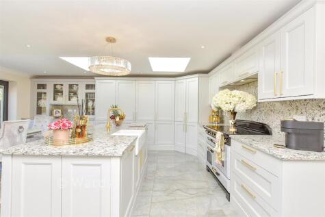 Longfield Avenue, Longfield, Kent