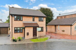 8, Longwoods Walk, Knottingley WF11 9AU