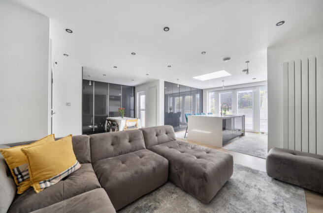 1438799-12-69d537...