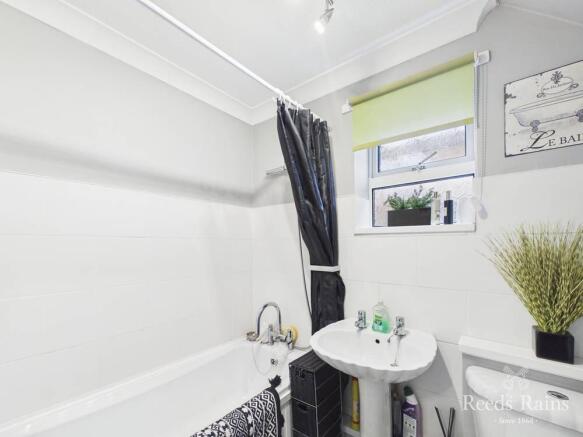 3 bed Semi-Detached for sale Image 8