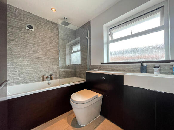 14 Marshall Close - Bathroom