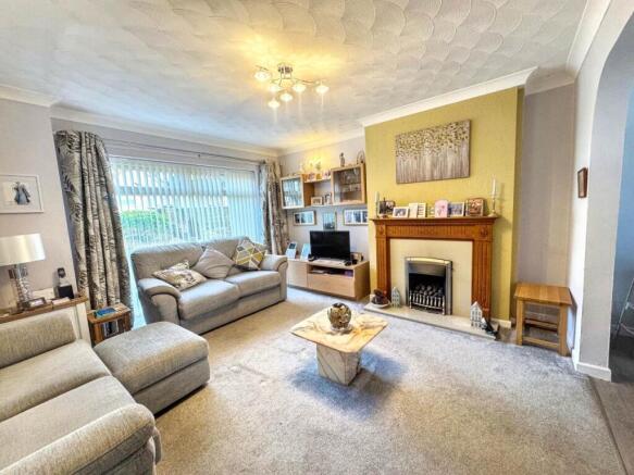 LIVING ROOM 2 (22)