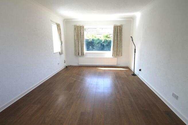 3 bed Detached Bungalow to rent Image 5