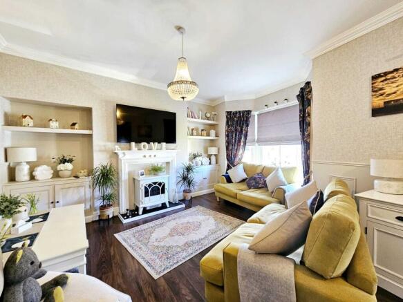5 bed Flat for sale Image 8