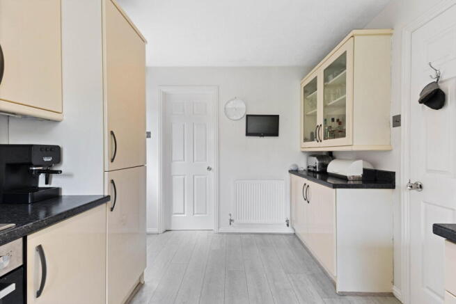 4 bed Detached for sale Image 6