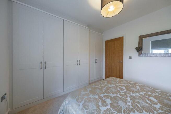 Apt 4 11 Grange Close-020.JPG