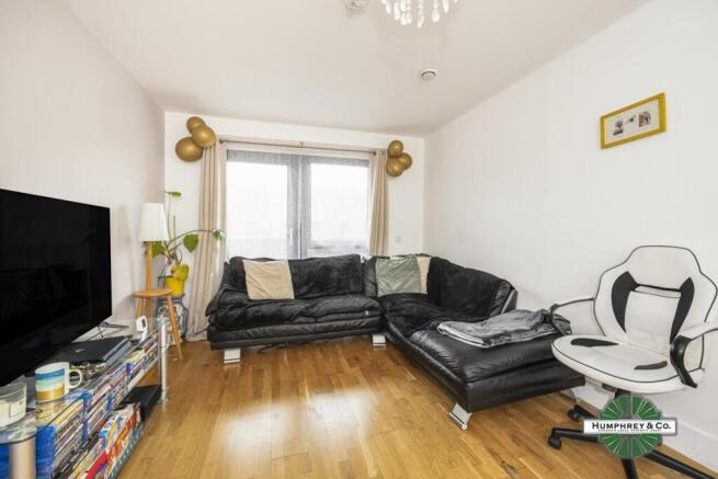 31 Cambria Court 24 Sutherland Road -002.jpg