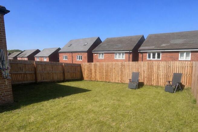 4 bed Semi-Detached for sale Image 12