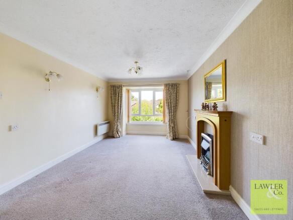Cedarwood, Legh Close, Poynton, Stockport, Cheshire, SK12 1JW photo 4