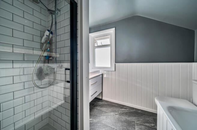 1417998-7-699eeaa...