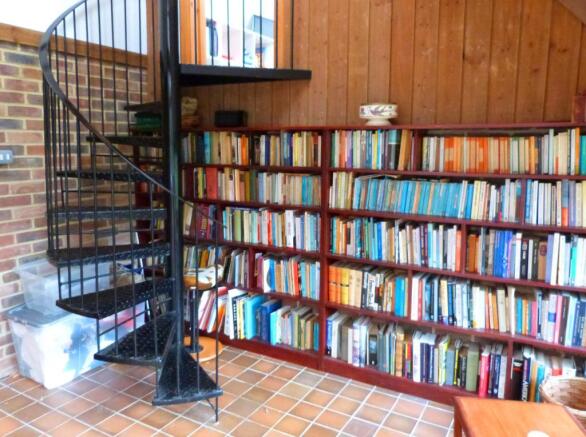 18. Reading Area