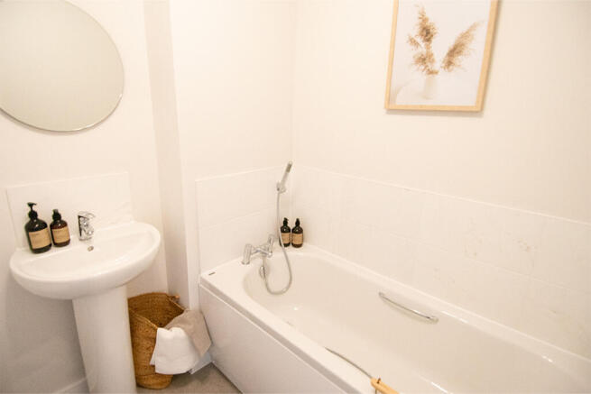 3 bed Semi-Detached for sale Image 10