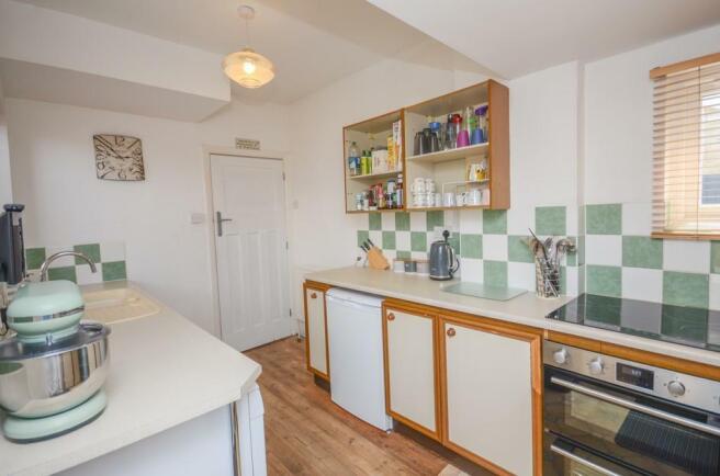 Kitchen pic 2.jpg
