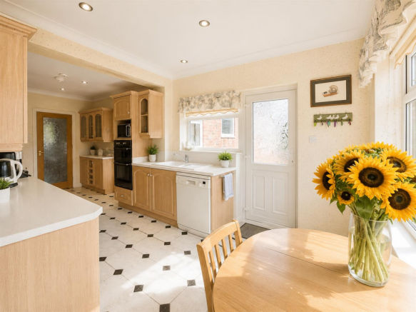 3 bed Detached Bungalow for sale Image 6