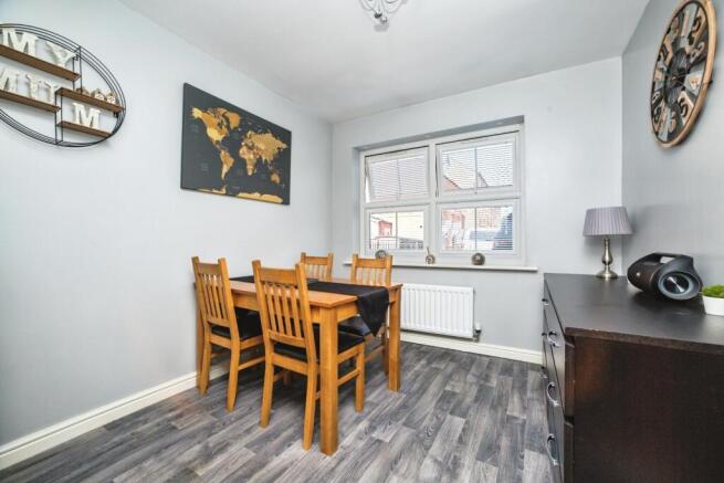 4 bed Detached for sale Image 10