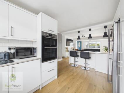 Vidgeon Avenue, Hoo, Rochester, ME3 9DD