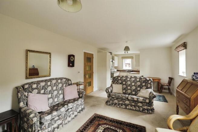 2 bed Apartment for sale Image 6