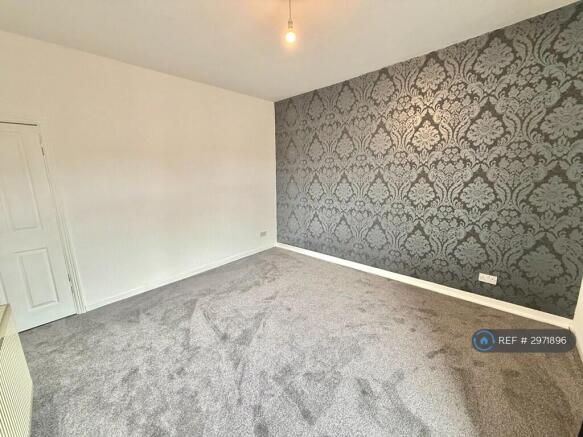 2 bed Terraced to rent Image 8