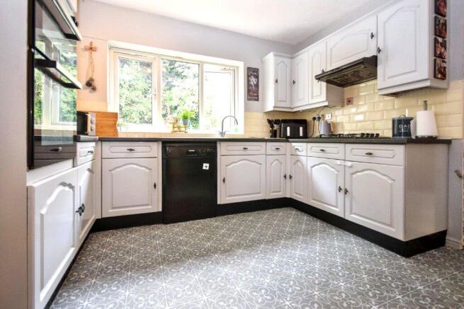 4 bed Detached for sale Image 4