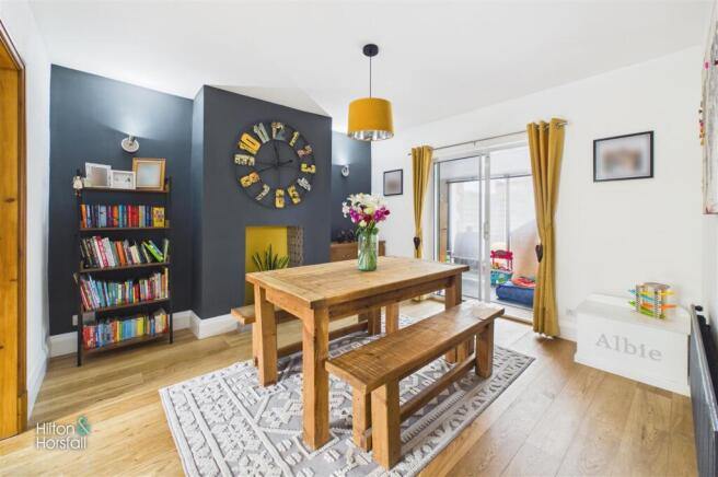 3 bed Semi-Detached for sale Image 5