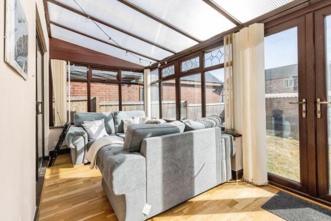 4 bed Semi-Detached for sale Image 10