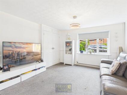 Thalmassing Close, Hutton, Brentwood, Essex, CM13