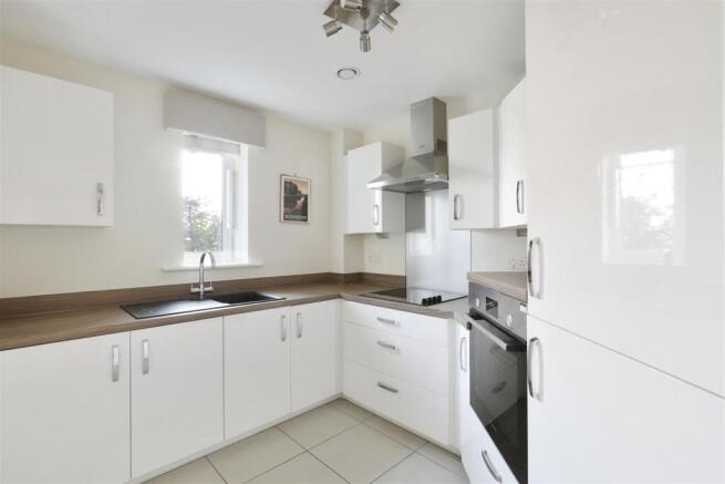 02-cfb7CT_MCSR_Flat 7 Llantony Place_01 (1).JPG