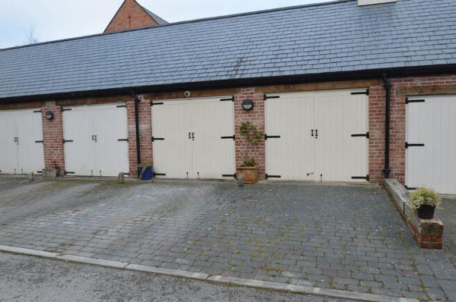 GARAGES/PARKING