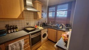 6, 6 Fulbeck House, Sutterton Street, London N7 9BZ