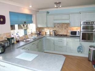 Large Breakfast Kitchen