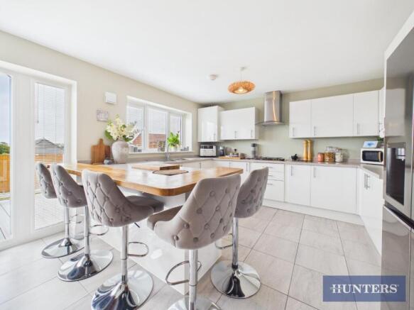 5 bed Detached for sale Image 12